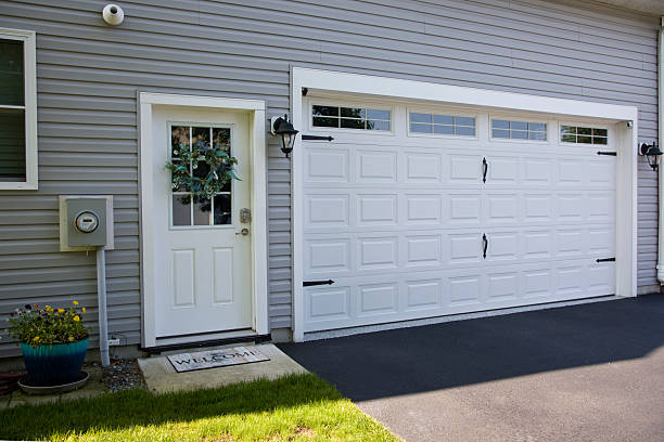 24/7 Emergency Garage Door Panel Replacement experts in Fannin County County, TX